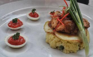 Grilled Apple Salad with Mashed Potatoes photo
