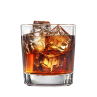 Glas von Whiskey mit Eis Würfel auf das Seite auf transparent Hintergrund png