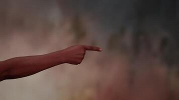 Gesture of Direction Effectively Expressing Ideas Through the Art of Pointing Them Out video