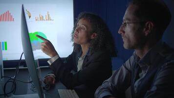 Collaborative Data Analysis Techniques Used Effectively in a Professional Work Setting video