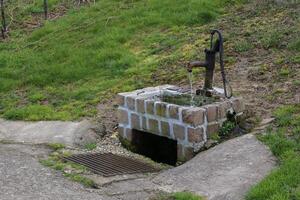 Water well to be operated by a lever photo