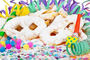 A plate with a bunch of confetti and a bunch of sugar photo