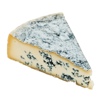 un cuña de azul queso con un distinto mohoso corteza en un blanco antecedentes png