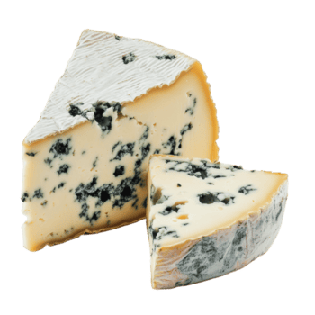 azul queso cuña con un rebanada cortar fuera exhibiendo el cremoso textura y azul las venas en un blanco antecedentes png