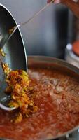 Indulge in the art of making a delicious, flavorful soup with fresh and nutritious ingredients video