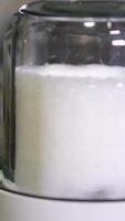 grinding sugar with a blender. grind sugar into powdered sugar powdered sugar to make from sugar video