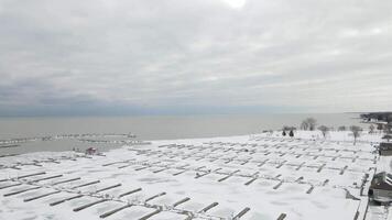 A view of the lake from the top of a building video