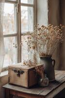 rústico Clásico decoración con seco flores, de madera caja, y natural ligero por ventana foto