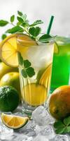 refrescante agrios bebida adornado con menta hojas servido en un alto vaso lleno con hielo y rodeado por Fresco frutas foto