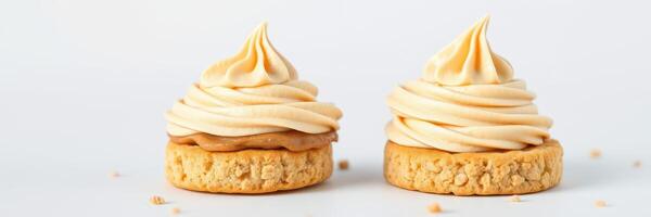 Delicious dessert featuring creamy swirl topping on a crunchy base, perfect for any occasion photo