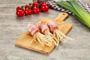 Raw roll with enoki and bacon photo