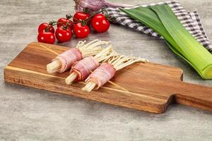 Raw roll with enoki and bacon photo