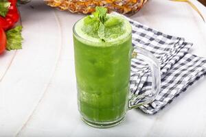 Mint, basil, spinach smoothie detox photo
