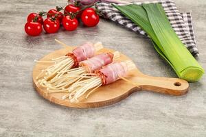 Raw roll with enoki and bacon photo