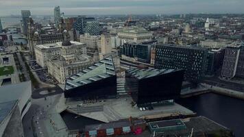 Liverpool's Royal Liver Building and Modern Architecture View video