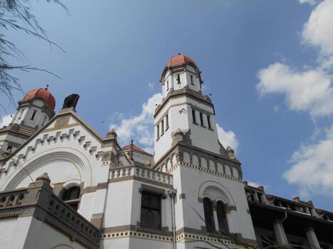Lawang sewu es un histórico edificio en Indonesia situado en semarang ciudad, central Java. un mil puertas edificio en central Java en abril 2023 foto