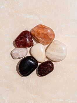 colección de cayó piedras en beige antecedentes foto