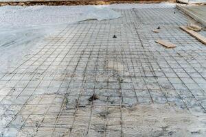 Building engineering with wire mesh flooring for reinforced concrete structures photo