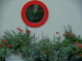 A red round mirror photo