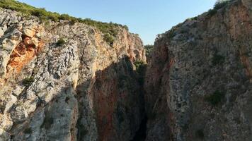 Serene Drone Landing in Canyon, Antalya Revealing Panoramic, Crowd-Free Views video
