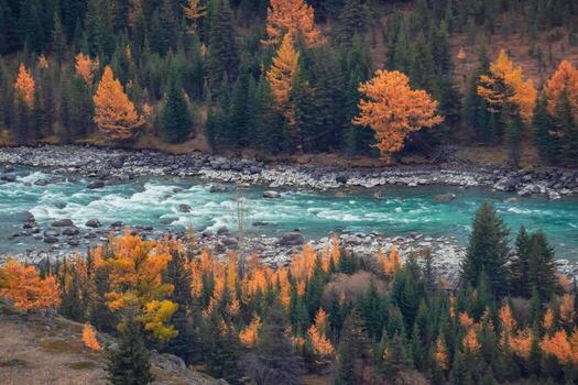 crepúsculo en un otoño montaña Valle con un río. foto