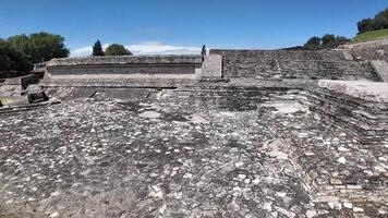 erkunden das archäologisch Zone von cholula im Puebla, Mexiko, Zuhause zu fest uralt Pyramiden video