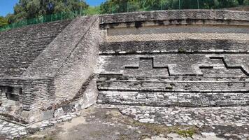erkunden das archäologisch Zone von cholula und das großartig Pyramide von cholula im Mexiko video