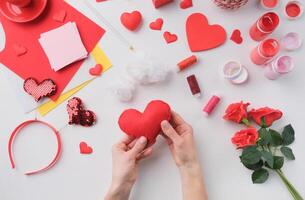Step by step instructions how to make a heart pin cushion. Step 5 heart shape pin cushion is ready photo