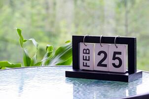 25th February table calendar with customizable space for text or ideas photo