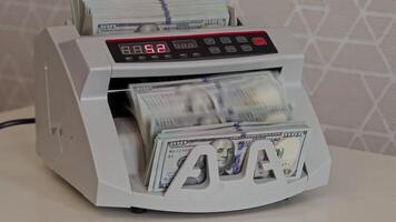 Count money efficiently with a modern currency counting machine video