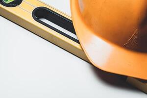 Level and plastic construction Helmet photo