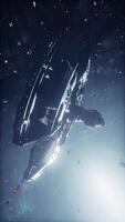uma futurista nave espacial pairando perto uma espaço estação cercado de asteróides video