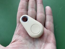 Geotagging sensor for smartphone and object search photo