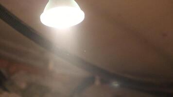 An Ambient Light Source That Effectively Illuminates a Space with a Unique Appeal video