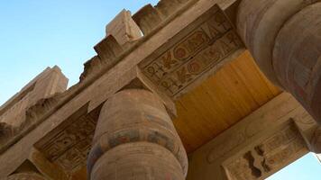 View of huge columns with ancient hieroglyphs in the temple of Kornaka video