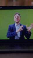 A Dynamic Presenter Engaging an Audience on a Digital Platform for Effective Interaction video
