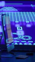 a Inovativa futurista computador configuração apresentando uma alta tecnologia digital exibição interface video