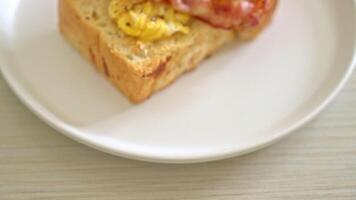 Toasted Bread with Scrambled Egg and Bacon video