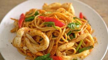 Spaghetti with Squid and Salted Egg video