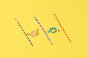 Colored pencils highlights needs to resolve complex tasks, resolve chaotic patterns through logic photo