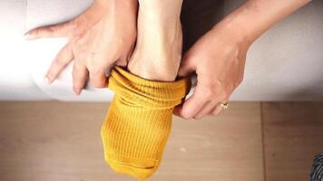 How to put on a sock easily and quickly video