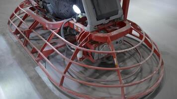 Watch a Concrete Finishing Machine in Action Creating Perfectly Smooth Floors in Real Time. Clip video