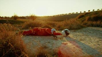Astronaut Suffocates From Toxic Atmosphere In Hostile Planet And Wears Helmet video