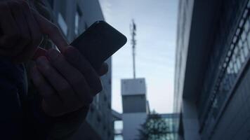 The Fascinating Phenomenon of Urban Smartphone Usage During the Enchanting Twilight Hours video