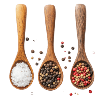 diverso varietà di sale e Pepe visualizzato nel di legno cucchiai su un' pulito trasparente sfondo, cucchiai con diverso Pepe e sale isolato su bianca, superiore Visualizza con sfondo, png