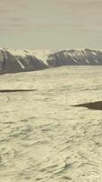 Impresionante vista del glaciar más grande de los Alpes. video