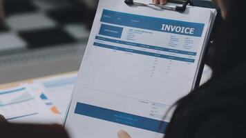 How to create a professional invoice video