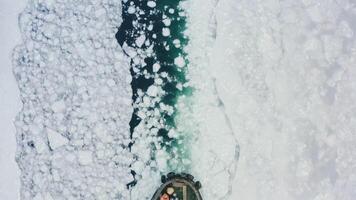 Winter pilotage of ships in difficult ice conditions video