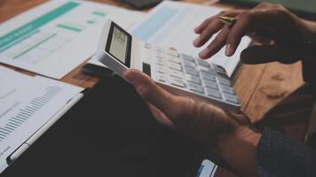 How to calculate your taxes video