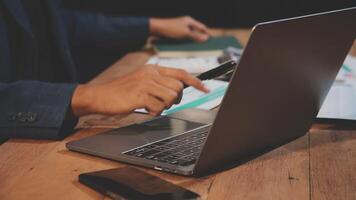How to choose a credit card for your business video